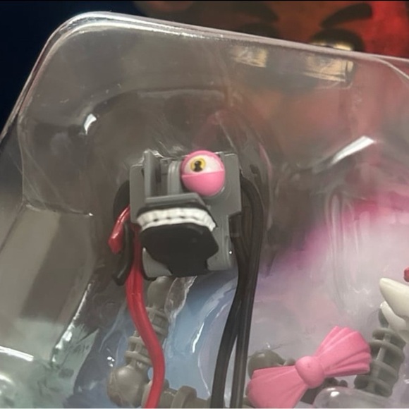 Five Nights at Freddy's - 5” Mangle with Jump-Scare Action Jazwares - Picture 3 of 9